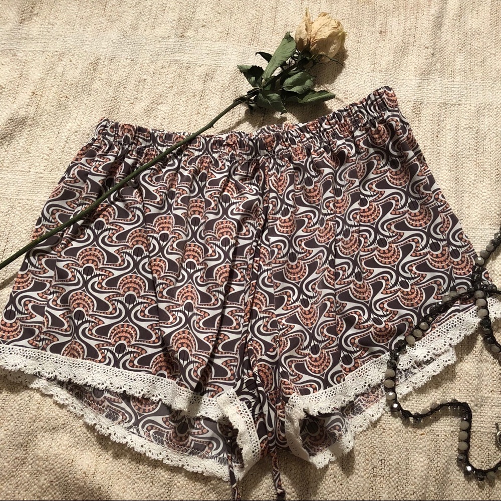 Patterned shorts
